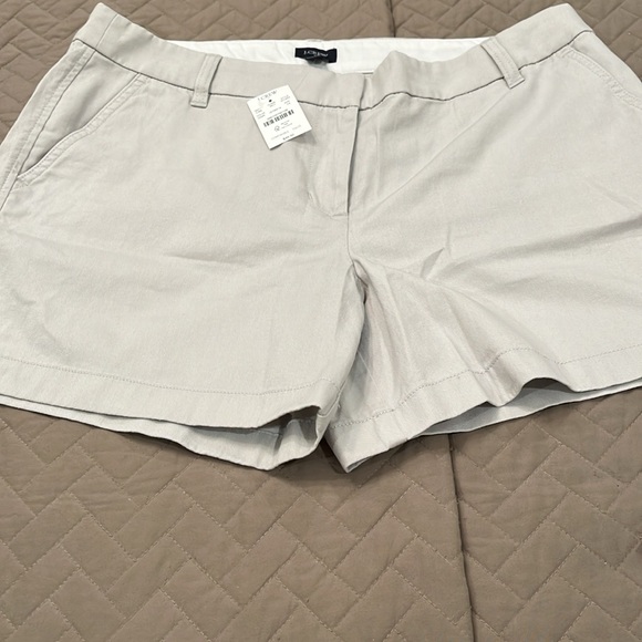 J. Crew Oyster Grey 5" Classic Chino Short/NWT/Size 14 - Picture 6 of 12